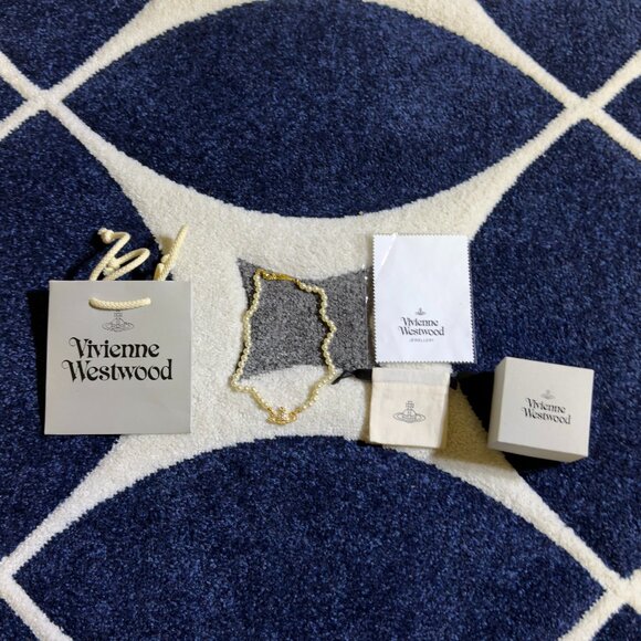 Vivienne Westwood One row faux Gold and pearl bas relief choker - Picture 1 of 2